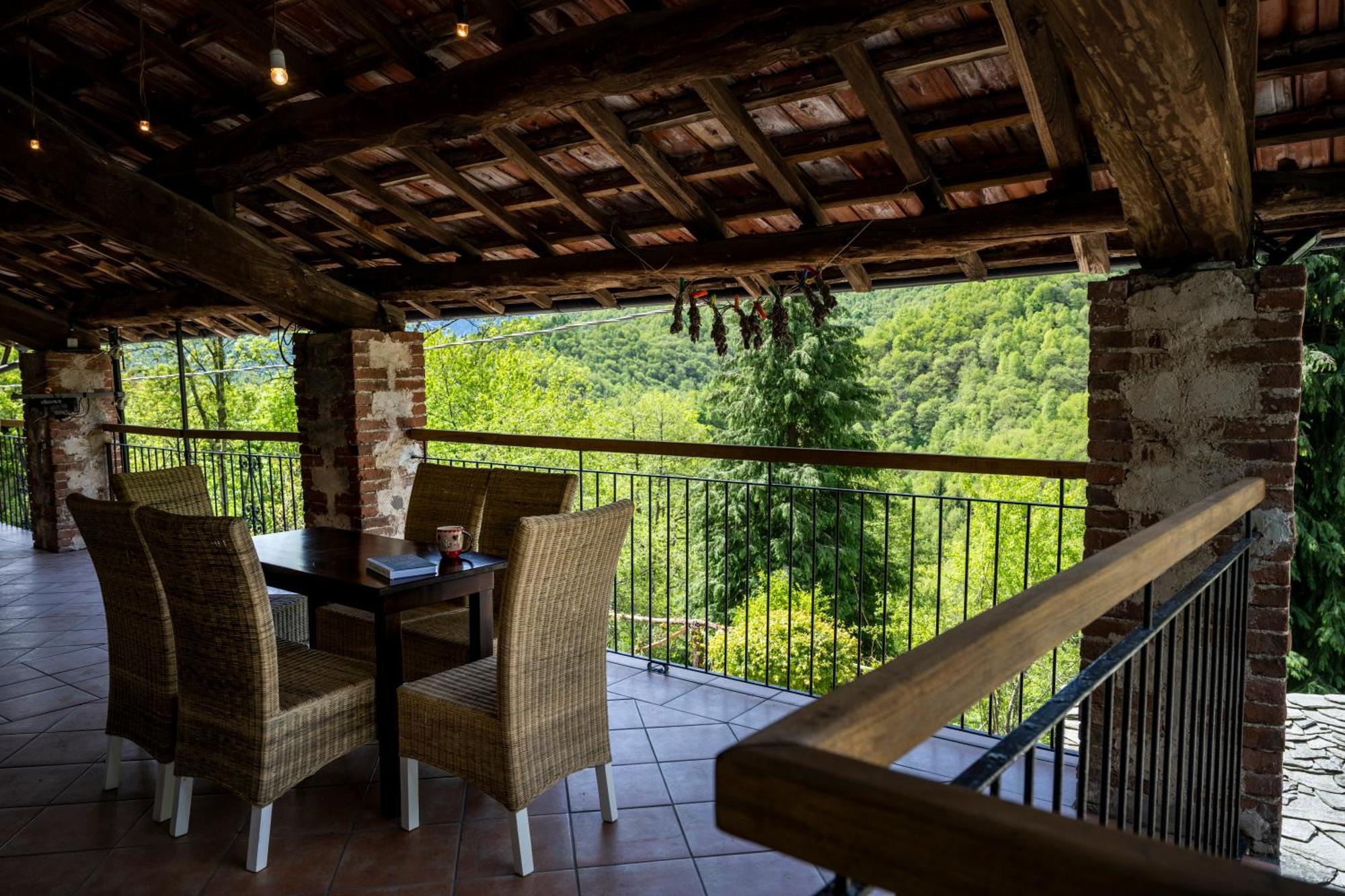 Iduevagamondi - Ospitalita Rurale Famigliare Di Montagna Bed & Breakfast Chiusa di Pesio Bagian luar foto